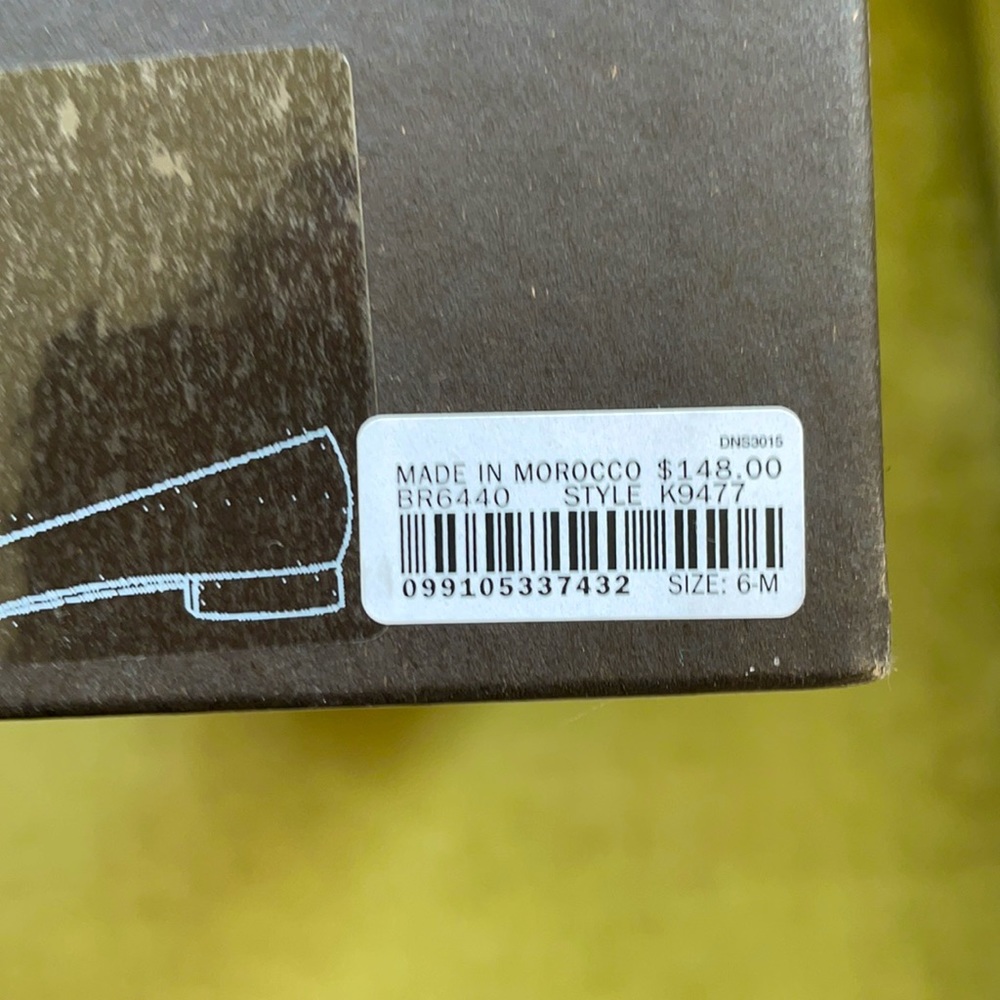 Brand New J Crew Pointy Toe Tan Suede Flats - Picture 9 of 9